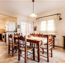 3 bedroom villa with pool & sea & mountain views, Episkepsi, sleeps 7